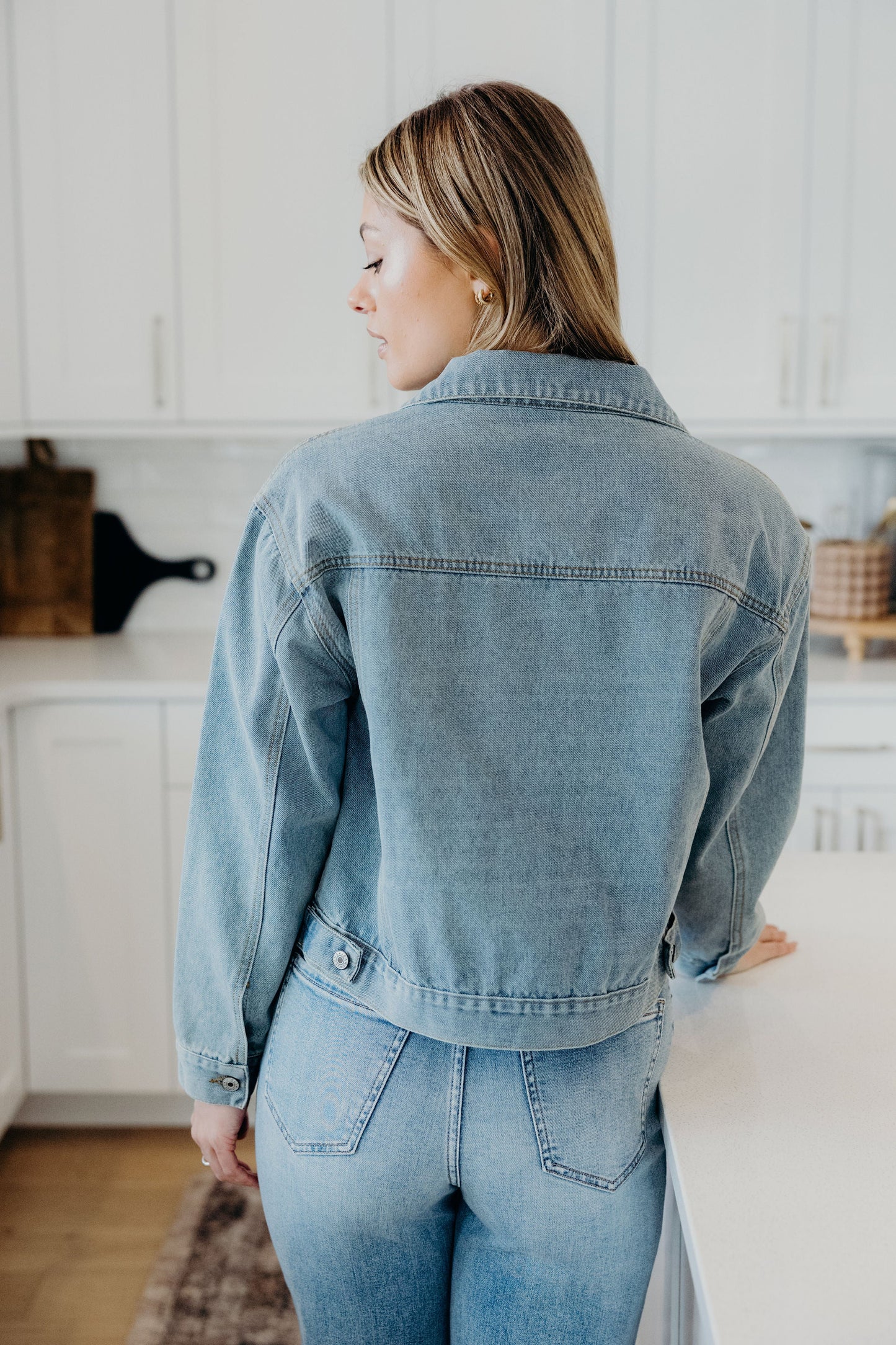 VINTAGE CROPPED JACKET IN LIGHT WASH