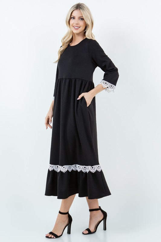 TIERED MIDI DRESS WITH SIDE POCKETS LACE DETAILS