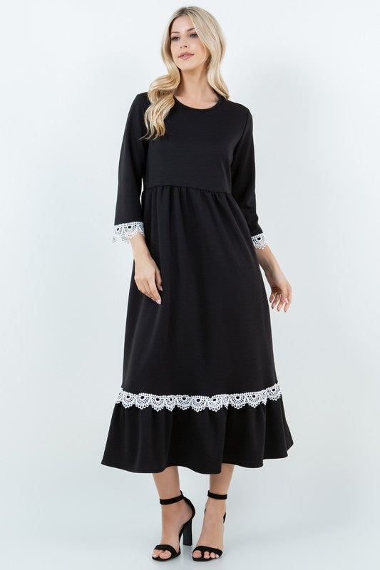 TIERED MIDI DRESS WITH SIDE POCKETS LACE DETAILS