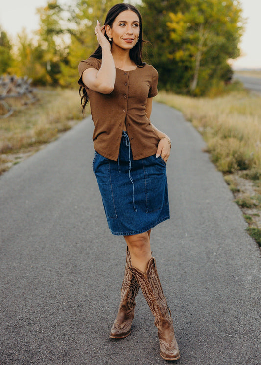 CARGO MINI SKIRT IN MID WASH