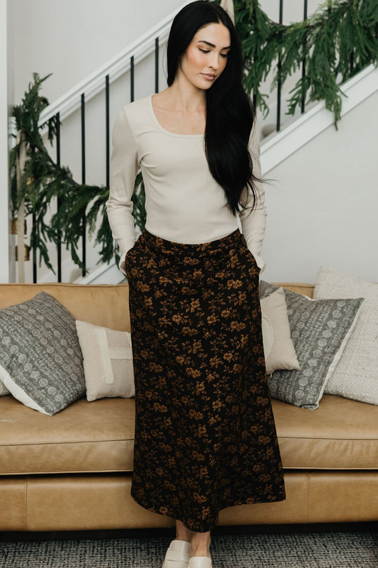 LONG SLEEVE SCOOP TEE IN MACADAMIA
