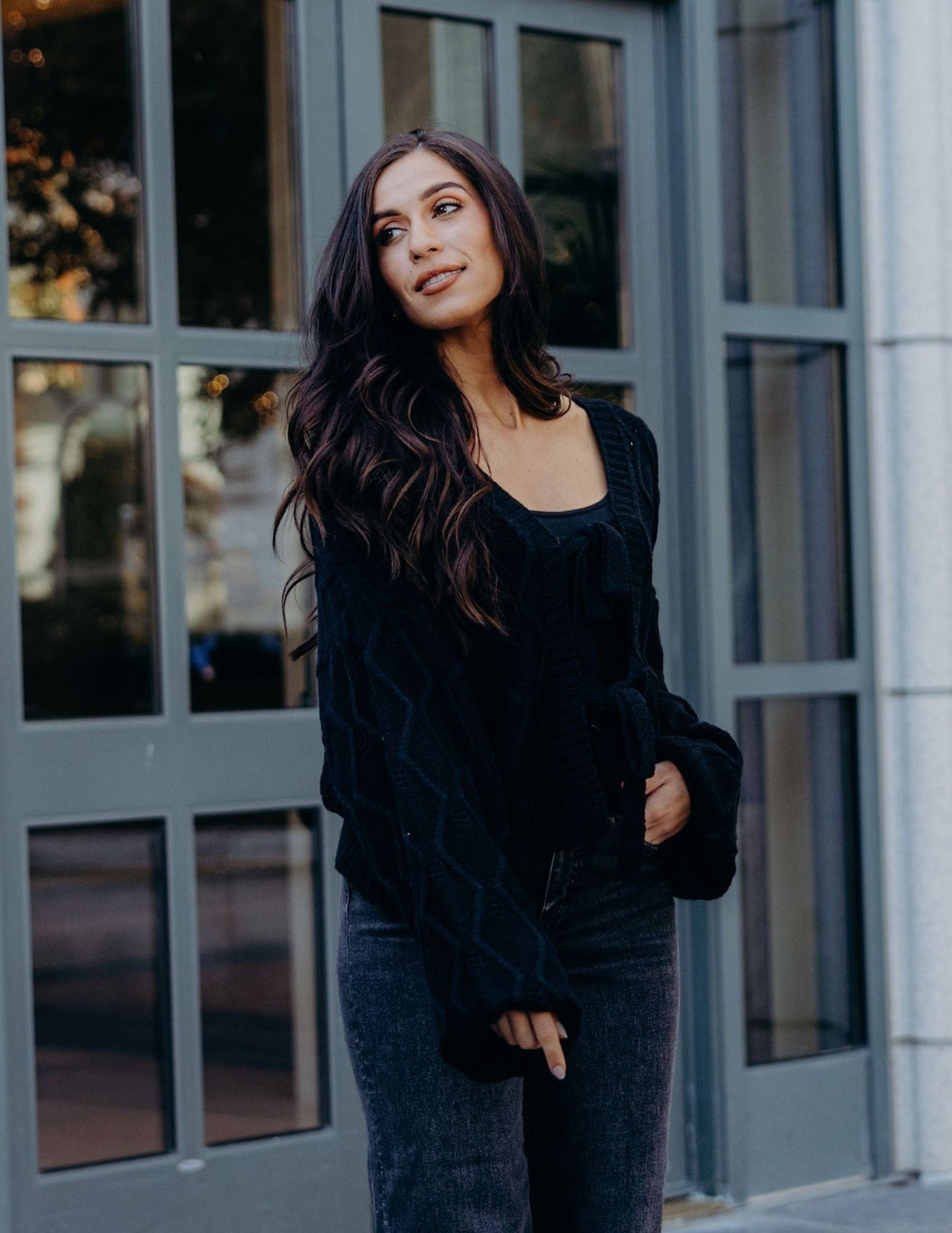 KNOTTED LONG SLEEVE CARDIGAN IN BLACK